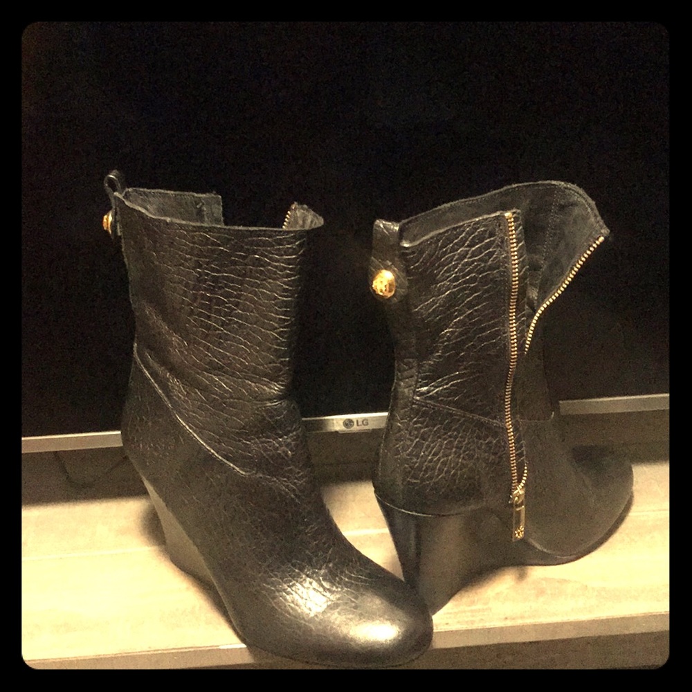 Boots-almost brand new/used 1 time